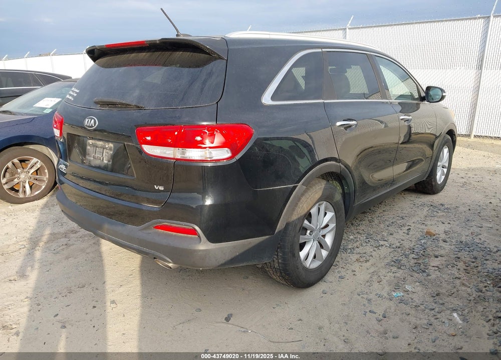 2016 KIA SORENTO 3.3L LX VIN: 5XYPG4A52GG130765