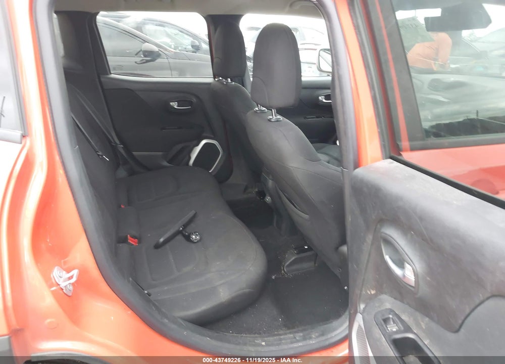 2018 JEEP RENEGADE LATITUDE FWD VIN: ZACCJABB9JPJ66881