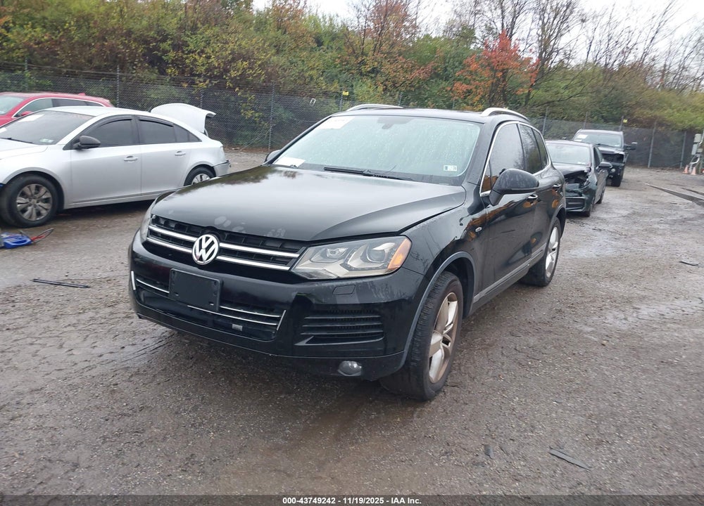 2011 VOLKSWAGEN TOUAREG TDI LUX VIN: WVGFK9BPXBD005944