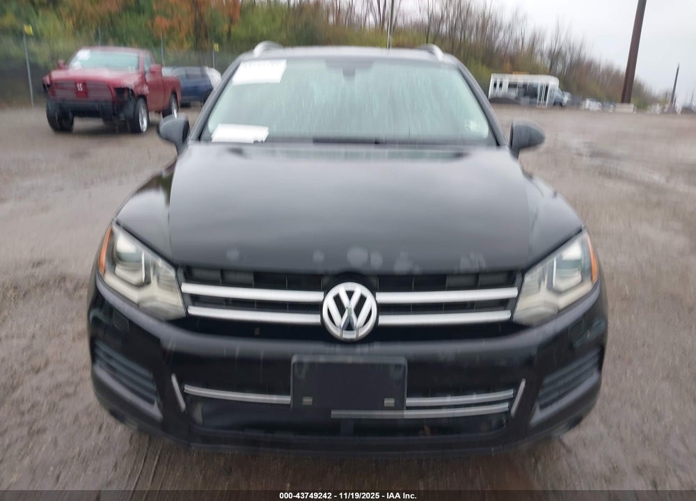 2011 VOLKSWAGEN TOUAREG TDI LUX VIN: WVGFK9BPXBD005944