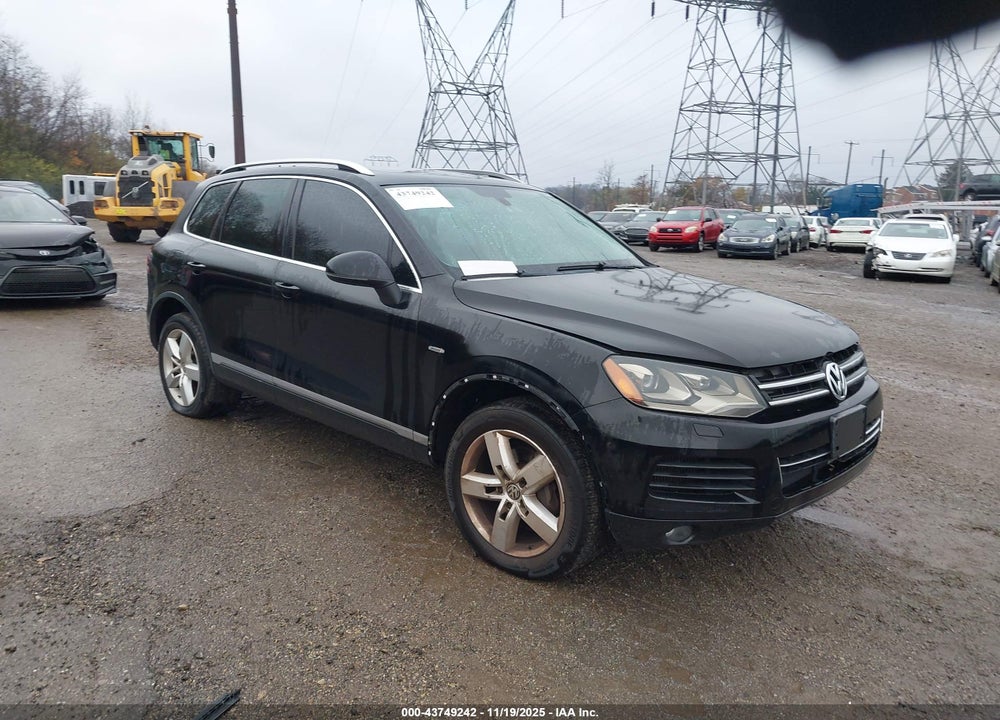 2011 VOLKSWAGEN TOUAREG TDI LUX VIN: WVGFK9BPXBD005944