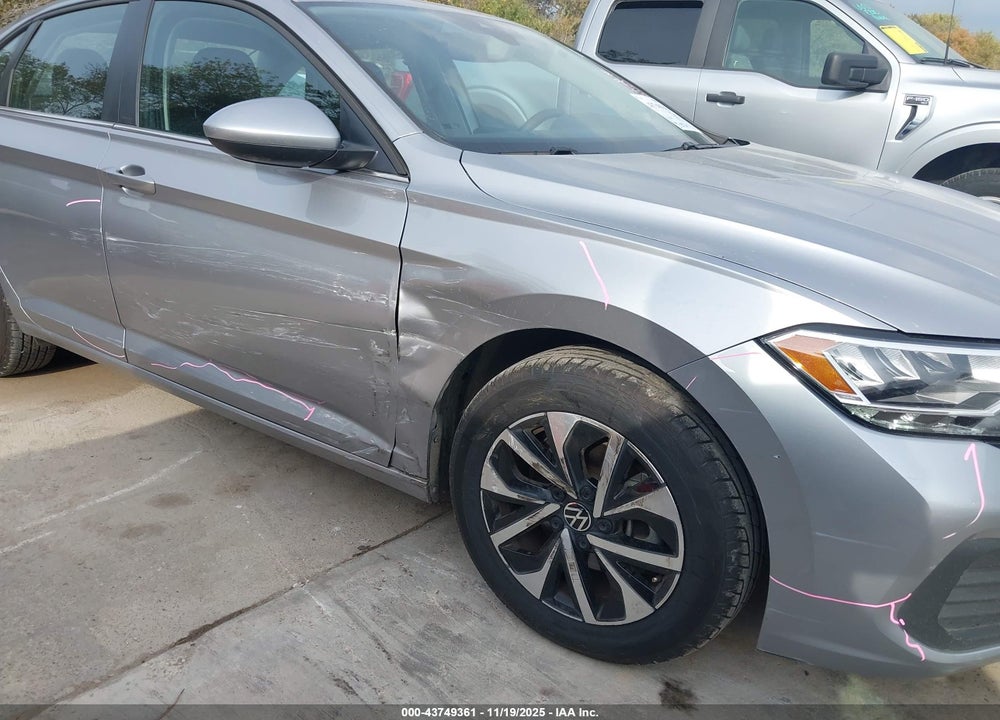 2024 VOLKSWAGEN JETTA VIN: 3VW5M7BU2RM031180