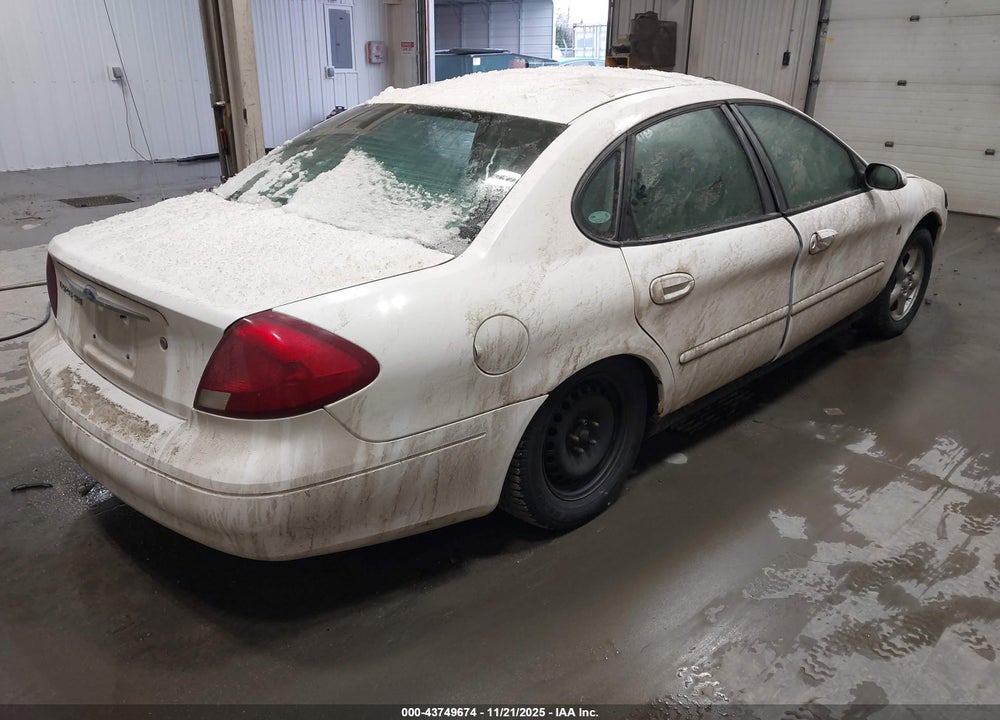 2002 FORD TAURUS SES VIN: 1FAFP55222G251423