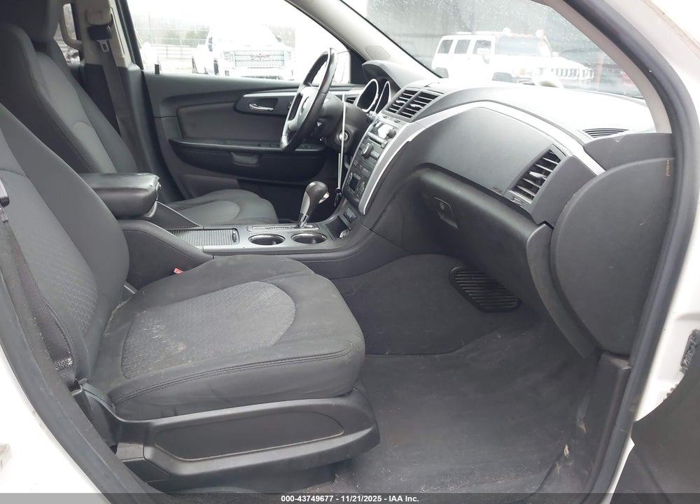 2011 CHEVROLET TRAVERSE VIN: 1GNKVJED9BJ256685