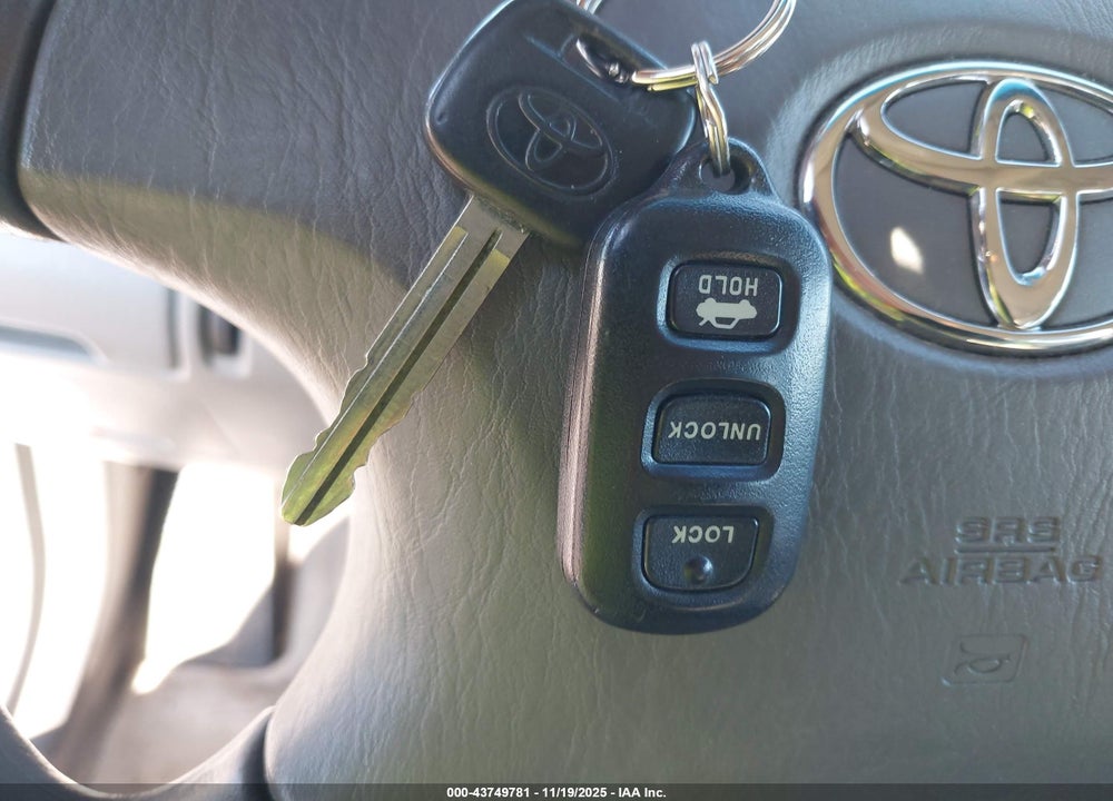 2004 TOYOTA CAMRY LE VIN: 4T1BE32K84U895404