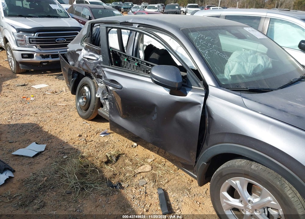 2025 HONDA HR-V 2WD LX VIN: 3CZRZ1H38SM723056