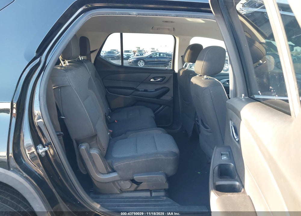 2018 CHEVROLET TRAVERSE 1LT VIN: 1GNERGKW1JJ136775