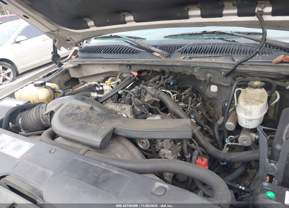 2004 CHEVROLET TAHOE LT VIN: 1GNEK13Z14J138945