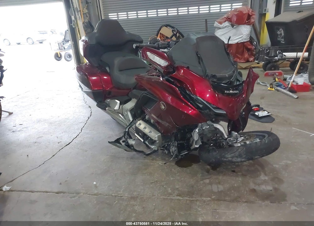 2018 HONDA GL1800 VIN: JH2SC7906JK001677