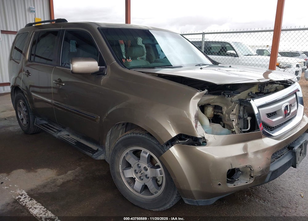 2011 HONDA PILOT TOURING VIN: 5FNYF3H99BB055816