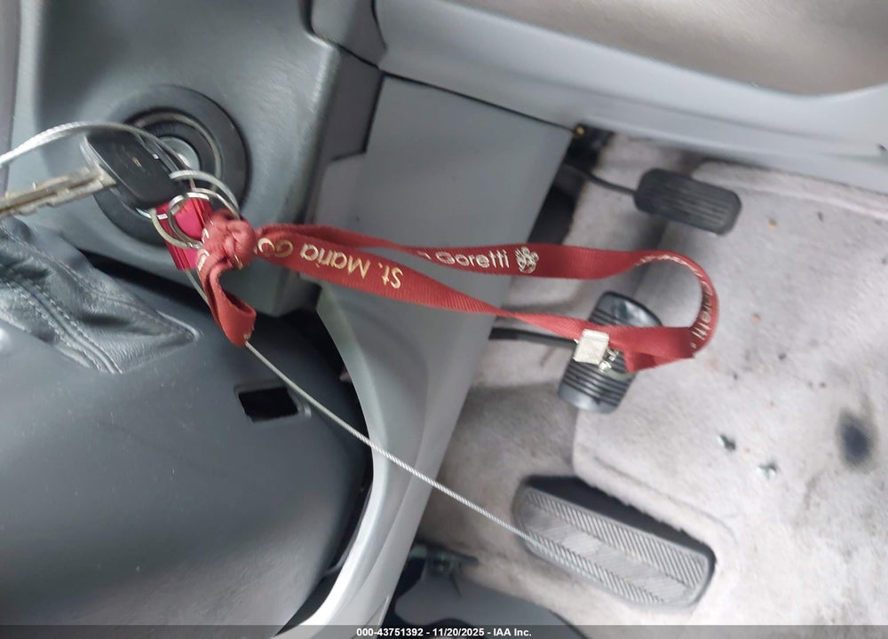 2001 TOYOTA SIENNA XLE VIN: 4T3ZF13C41U370303