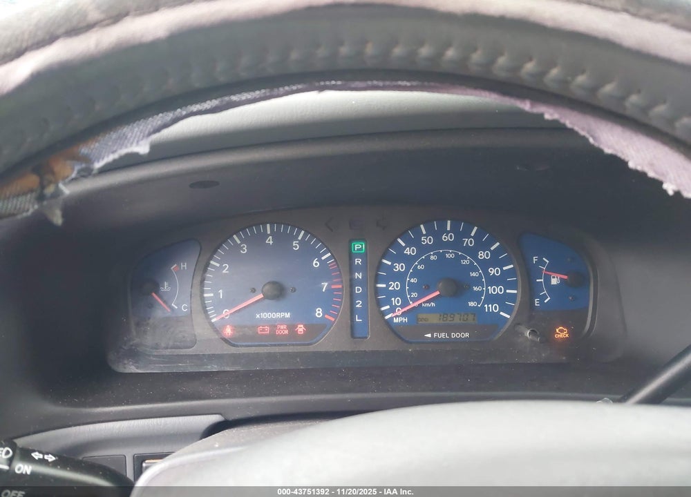 2001 TOYOTA SIENNA XLE VIN: 4T3ZF13C41U370303