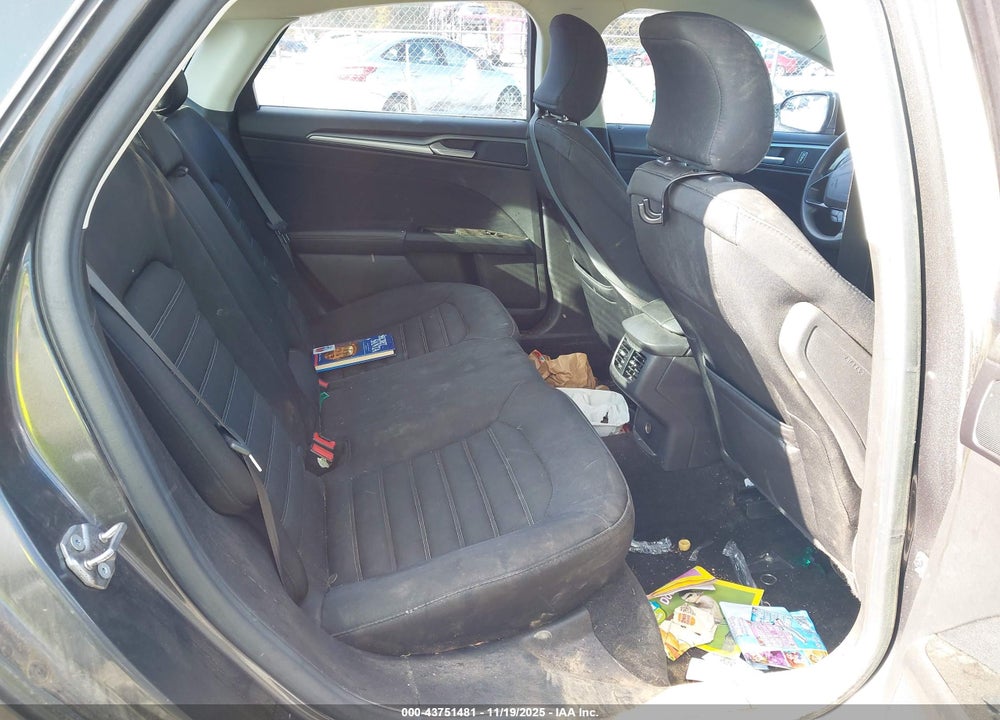 2015 FORD FUSION SE VIN: 3FA6P0H75FR211104