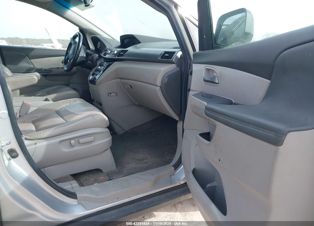 2011 HONDA ODYSSEY EX-L VIN: 5FNRL5H66BB002263