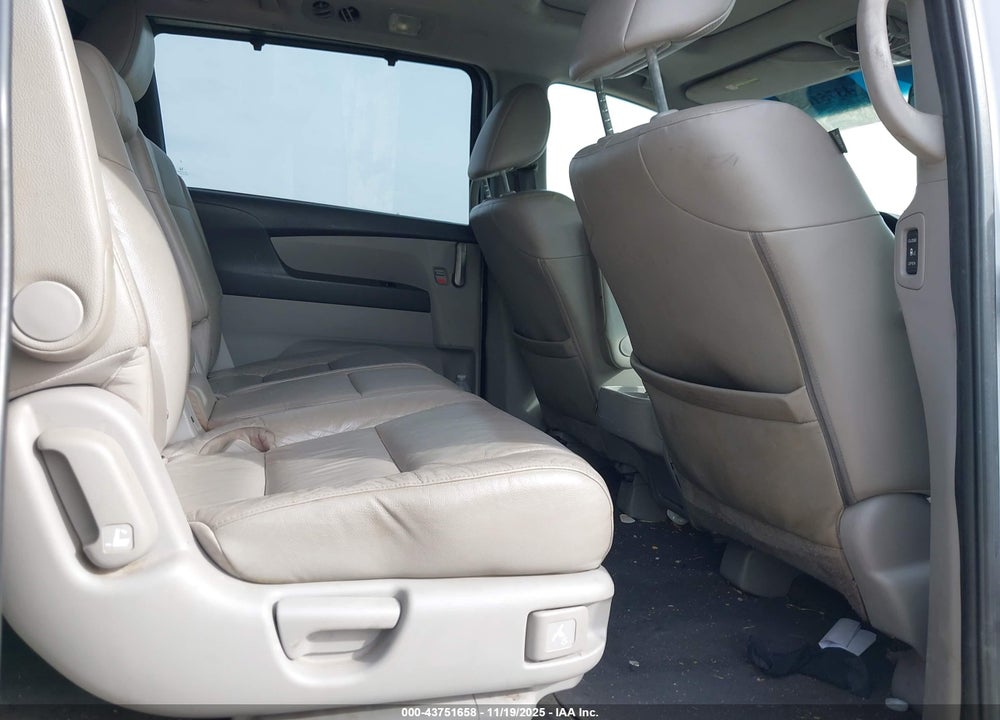 2011 HONDA ODYSSEY EX-L VIN: 5FNRL5H66BB002263