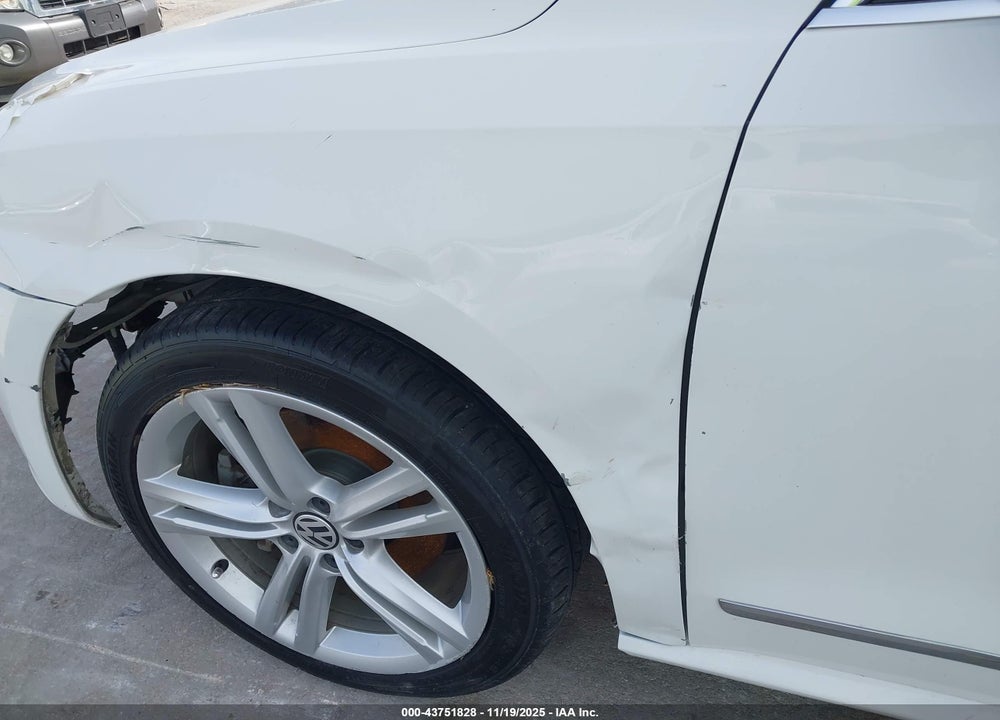 2014 VOLKSWAGEN PASSAT 2.0L TDI SEL PREMIUM VIN: 1VWCN7A31EC035777