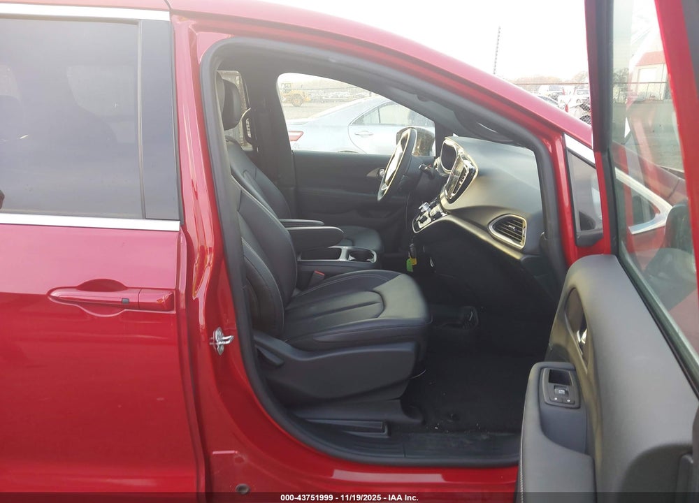 2026 CHRYSLER PACIFICA SELECT VIN: 2C4RC1BG1TR179271