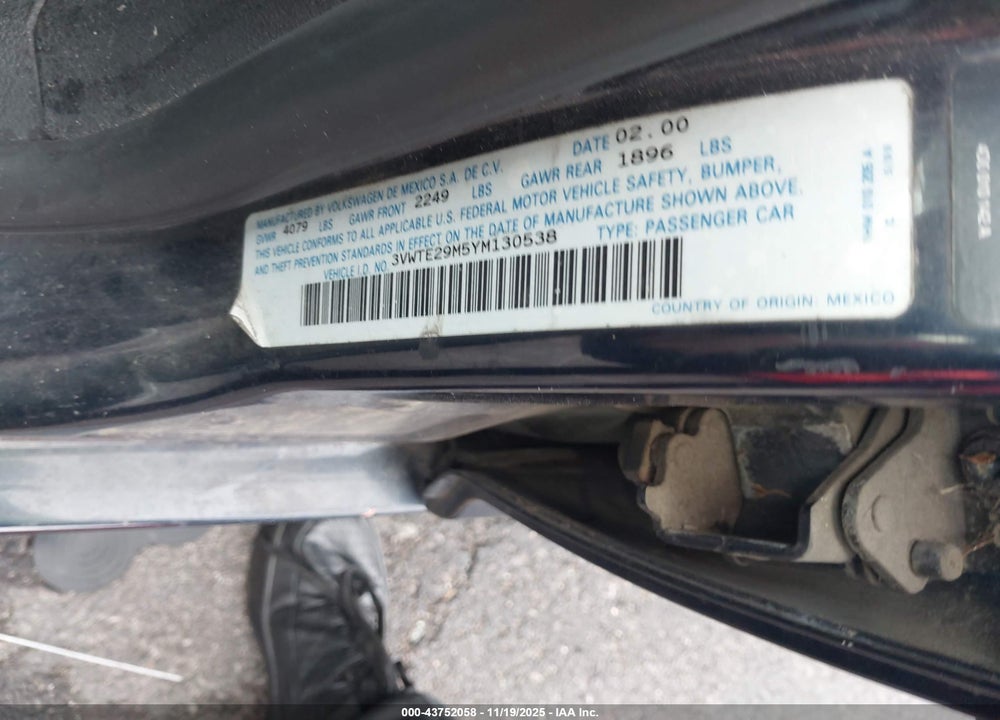2000 VOLKSWAGEN JETTA GLX VIN: 3VWTE29M5YM130538
