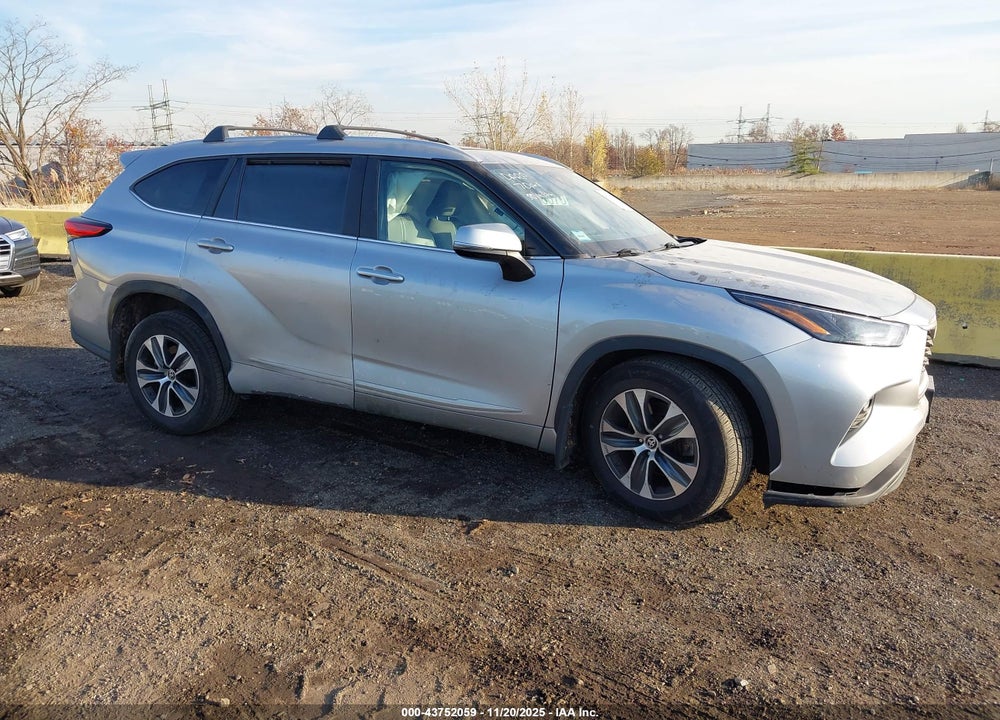 2023 TOYOTA HIGHLANDER XLE VIN: 5TDKDRBH2PS014459