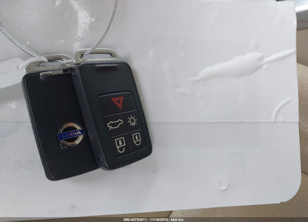 2015 VOLVO XC60 T5/T5 PREMIER VIN: YV4612RK0F2650898