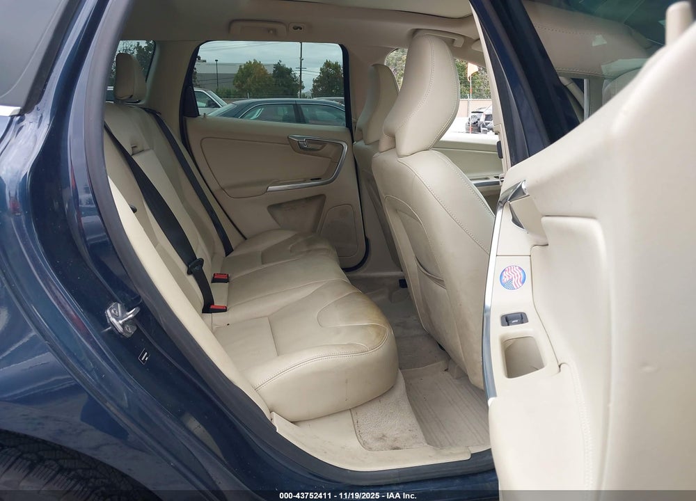 2015 VOLVO XC60 T5/T5 PREMIER VIN: YV4612RK0F2650898