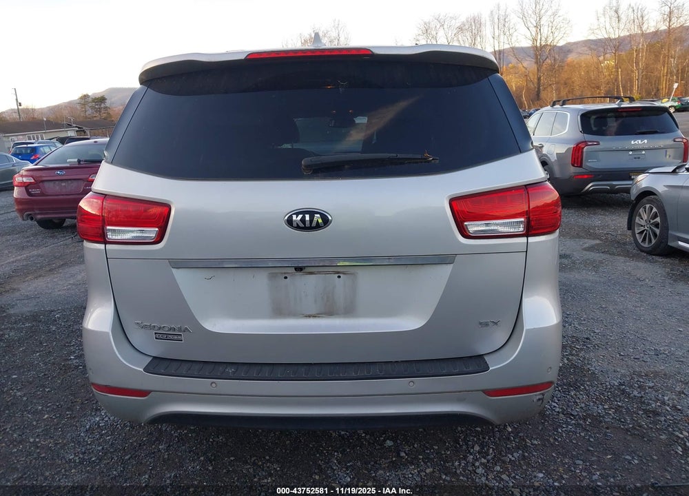 2018 KIA SEDONA SX VIN: KNDMC5C18J6349268