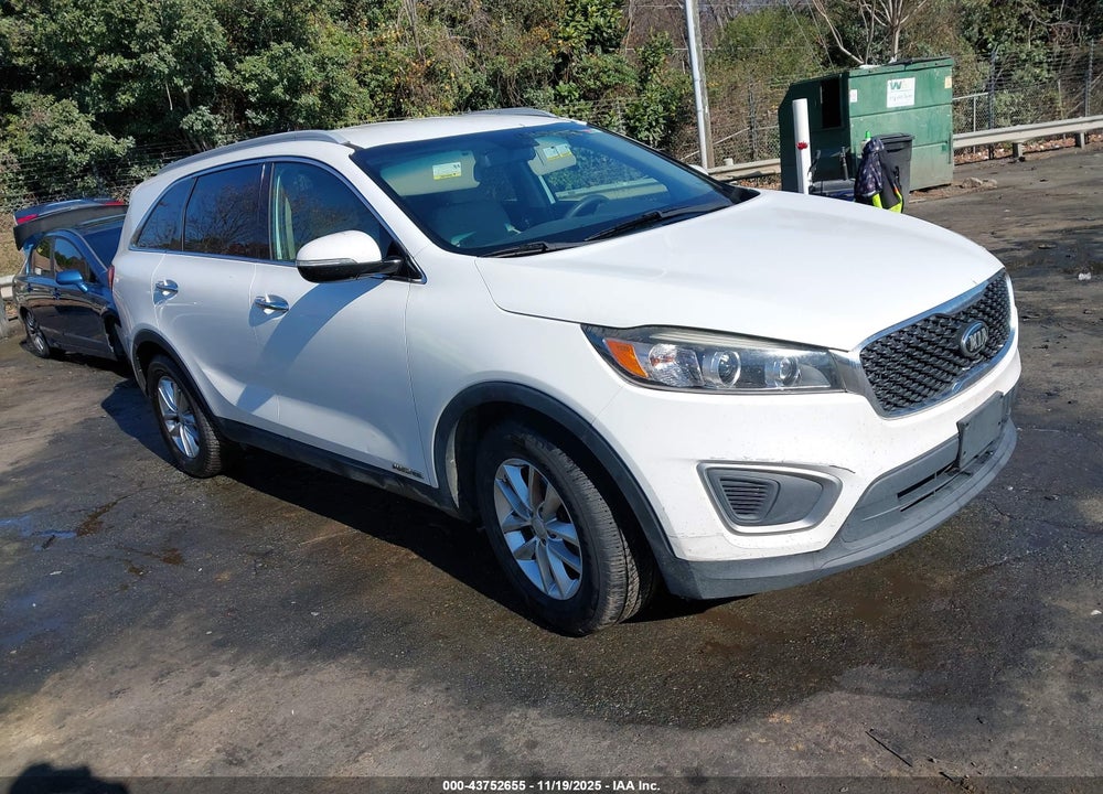 2016 KIA SORENTO 3.3L LX VIN: 5XYPGDA50GG089665