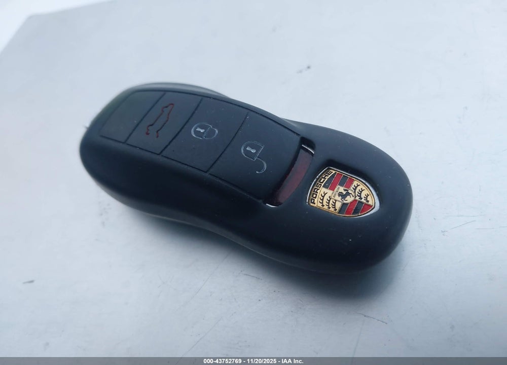 2016 PORSCHE MACAN VIN: WP1AB2A55GLB50732