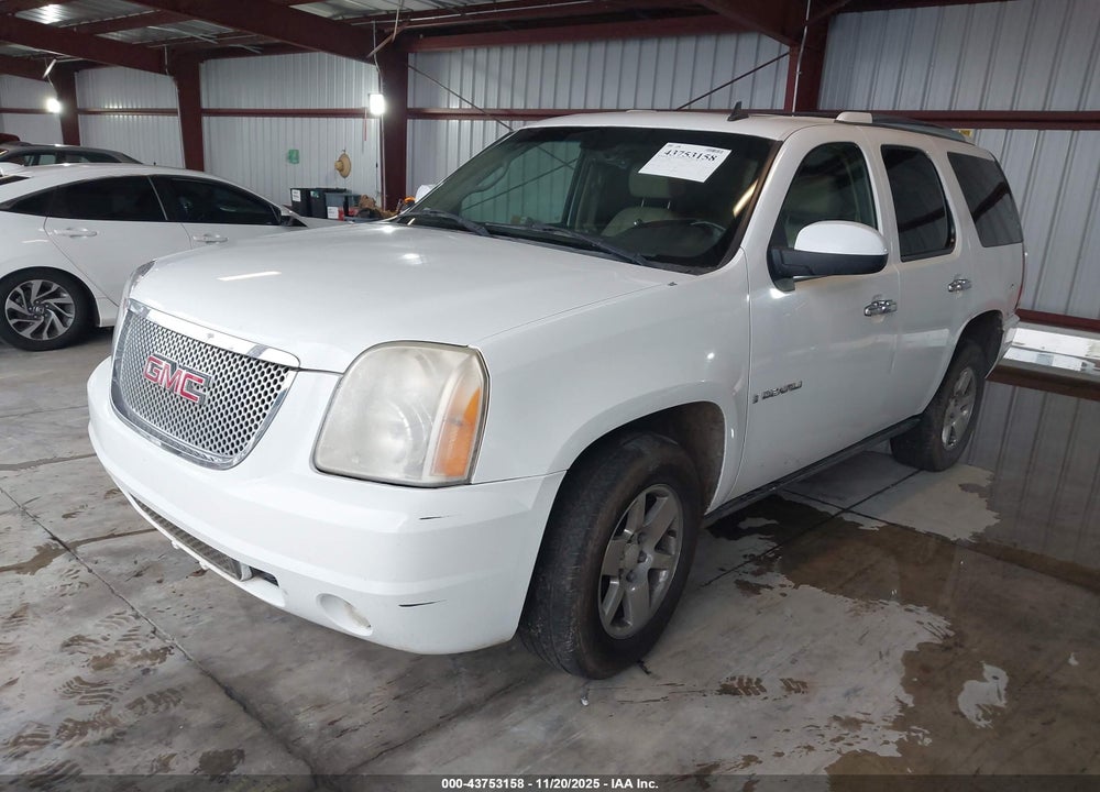 2007 GMC YUKON DENALI VIN: 1GKFK63857J342819