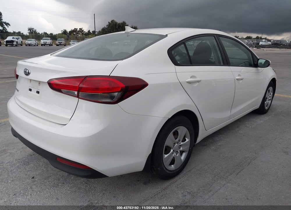 2017 KIA FORTE LX VIN: 3KPFK4A76HE104325