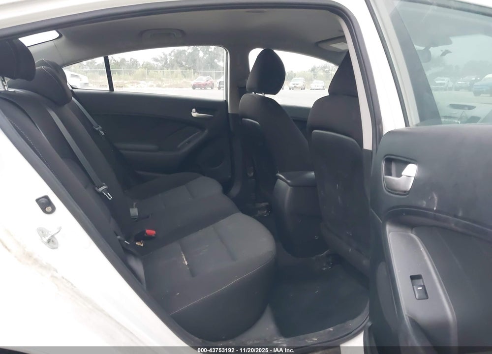 2017 KIA FORTE LX VIN: 3KPFK4A76HE104325