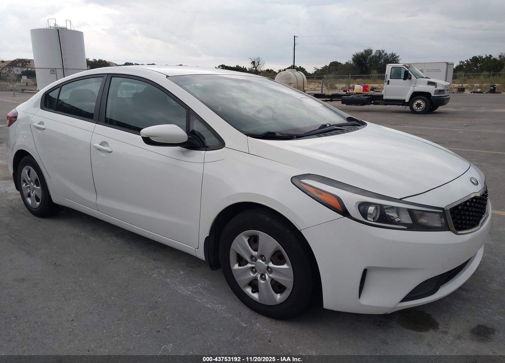 2017 KIA FORTE LX VIN: 3KPFK4A76HE104325