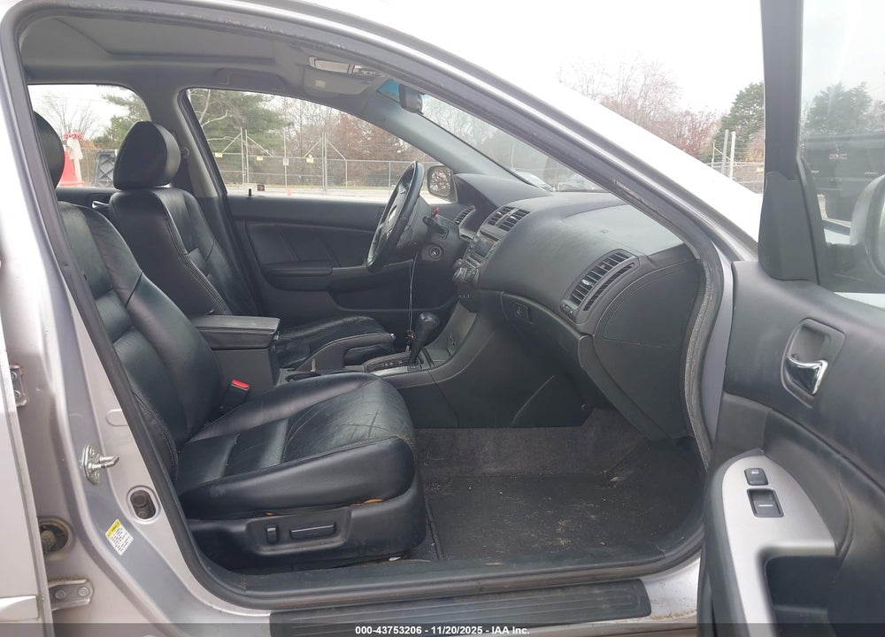 2004 HONDA ACCORD 3.0 EX VIN: 1HGCM66504A043052