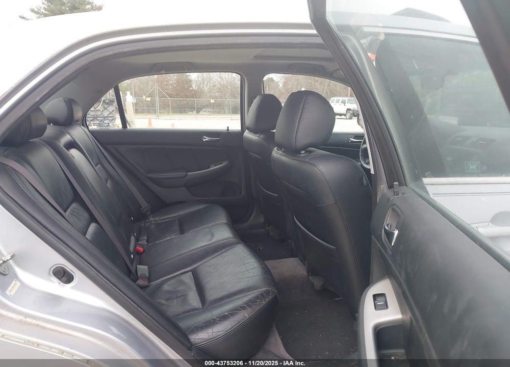 2004 HONDA ACCORD 3.0 EX VIN: 1HGCM66504A043052