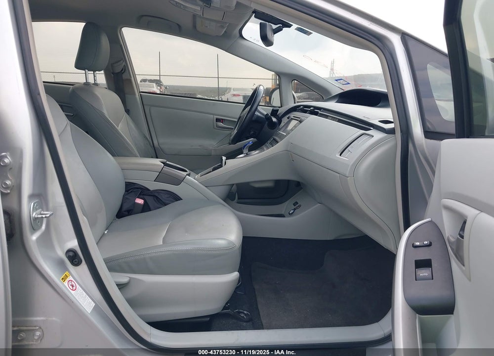 2013 TOYOTA PRIUS FOUR VIN: JTDKN3DU6D1733081