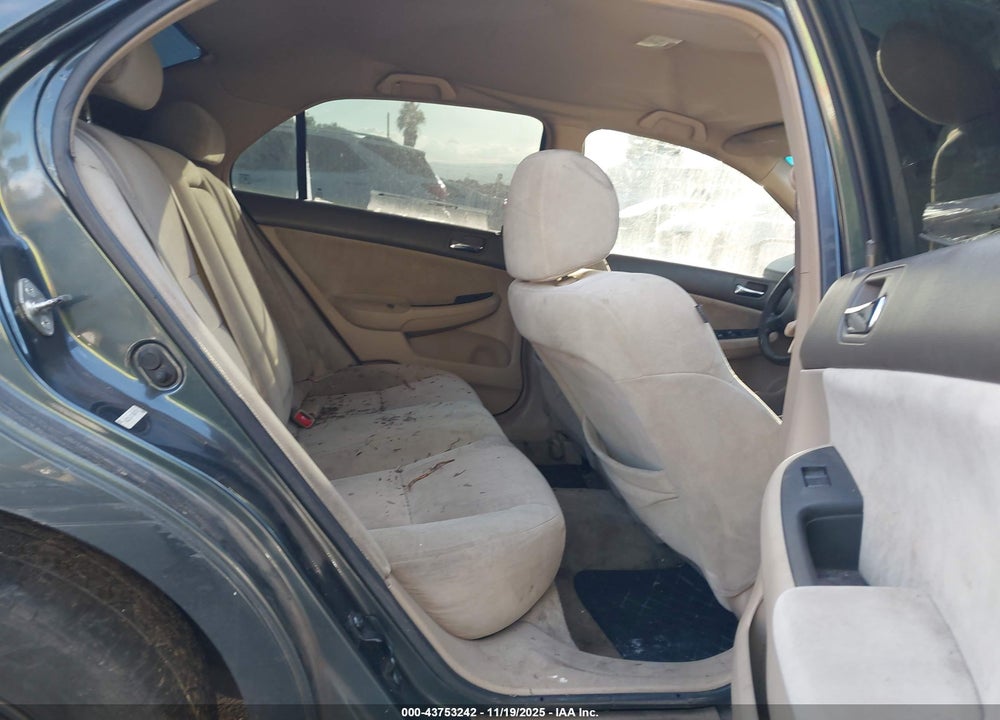 2004 HONDA ACCORD 2.4 LX VIN: 1HGCM56434A004182