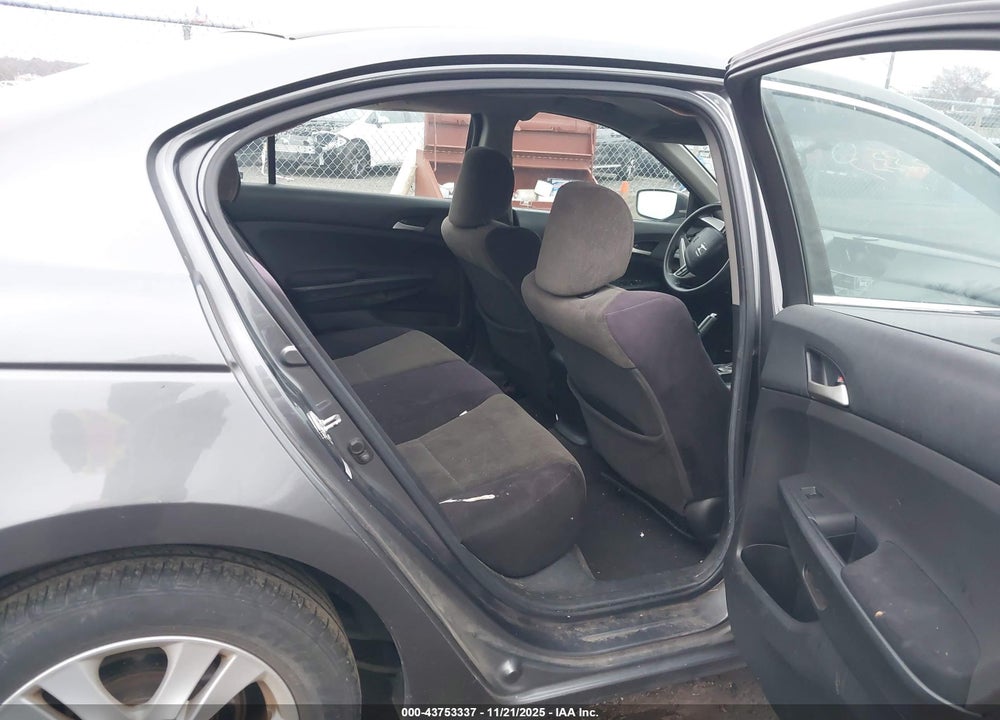 2008 HONDA ACCORD 2.4 LX-P VIN: 1HGCP26438A024718