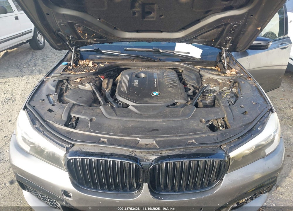 2016 BMW 7 SERIES VIN: WBA7E2C57GG504630