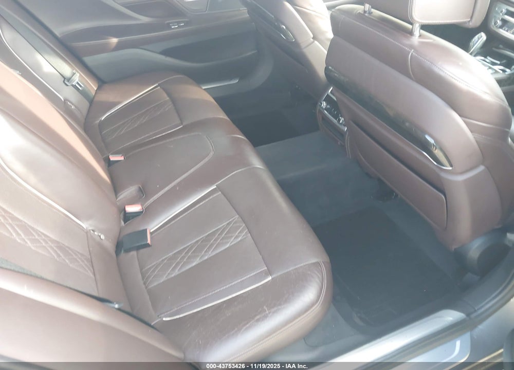 2016 BMW 7 SERIES VIN: WBA7E2C57GG504630