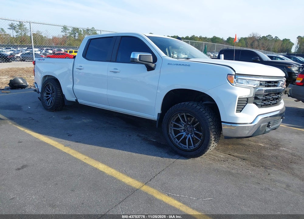 2022 CHEVROLET SILVERADO 1500 4WD  STANDARD BED LT VIN: 1GCPDDEK0NZ595553