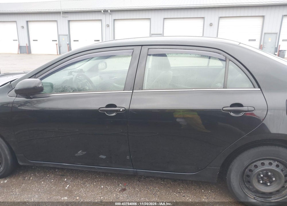2013 TOYOTA COROLLA LE VIN: 2T1BU4EE8DC967623