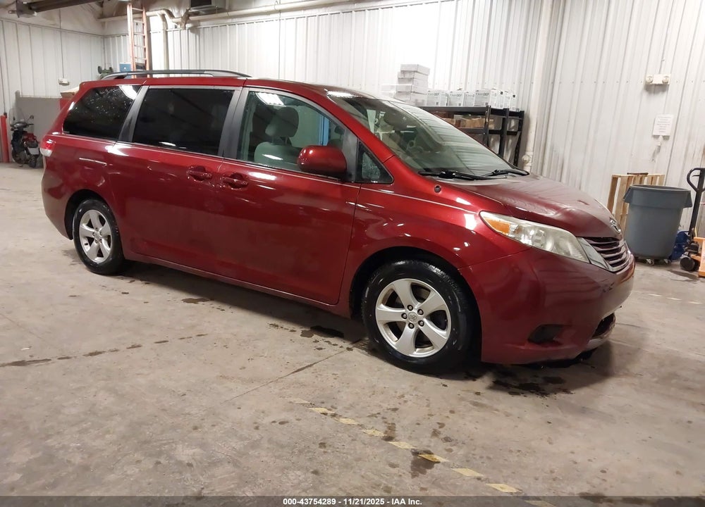 2013 TOYOTA SIENNA LE V6 8 PASSENGER VIN: 5TDKK3DCXDS309292