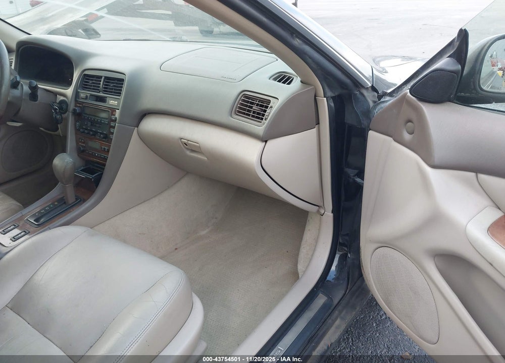 2001 LEXUS ES 300 VIN: JT8BF28G415104191