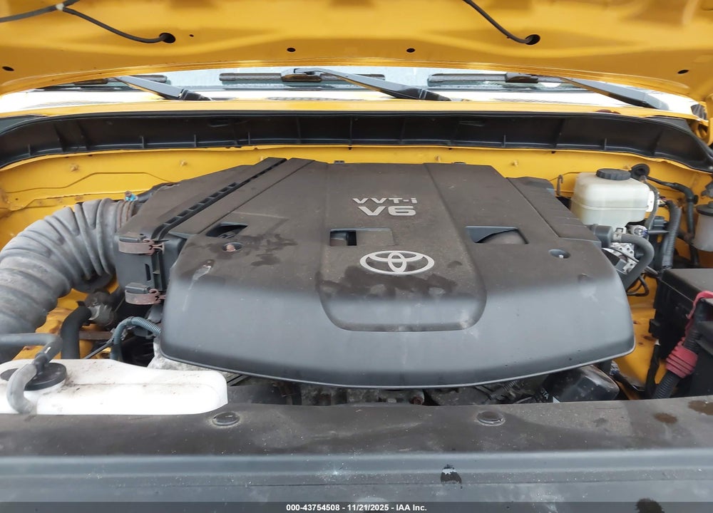 2007 TOYOTA FJ CRUISER VIN: JTEBU11F870005880