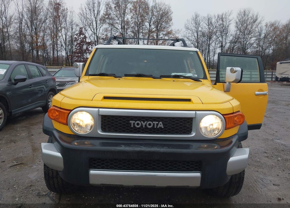 2007 TOYOTA FJ CRUISER VIN: JTEBU11F870005880