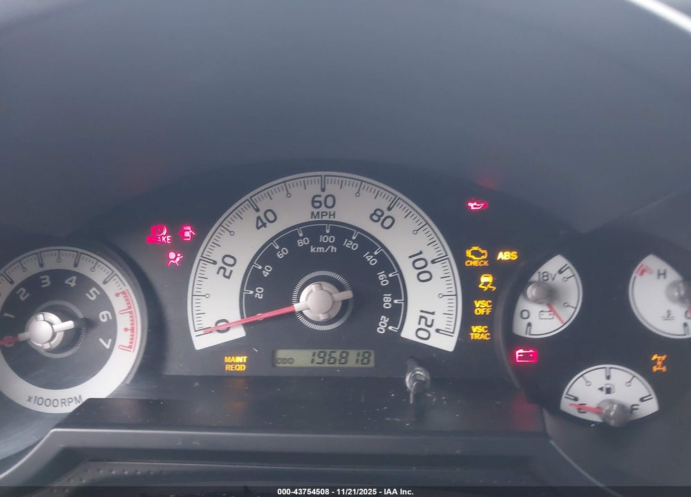 2007 TOYOTA FJ CRUISER VIN: JTEBU11F870005880