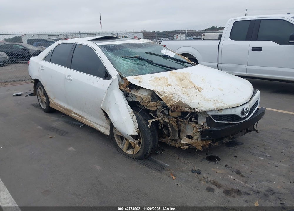 2013 TOYOTA CAMRY SE VIN: 4T1BF1FK3DU700370