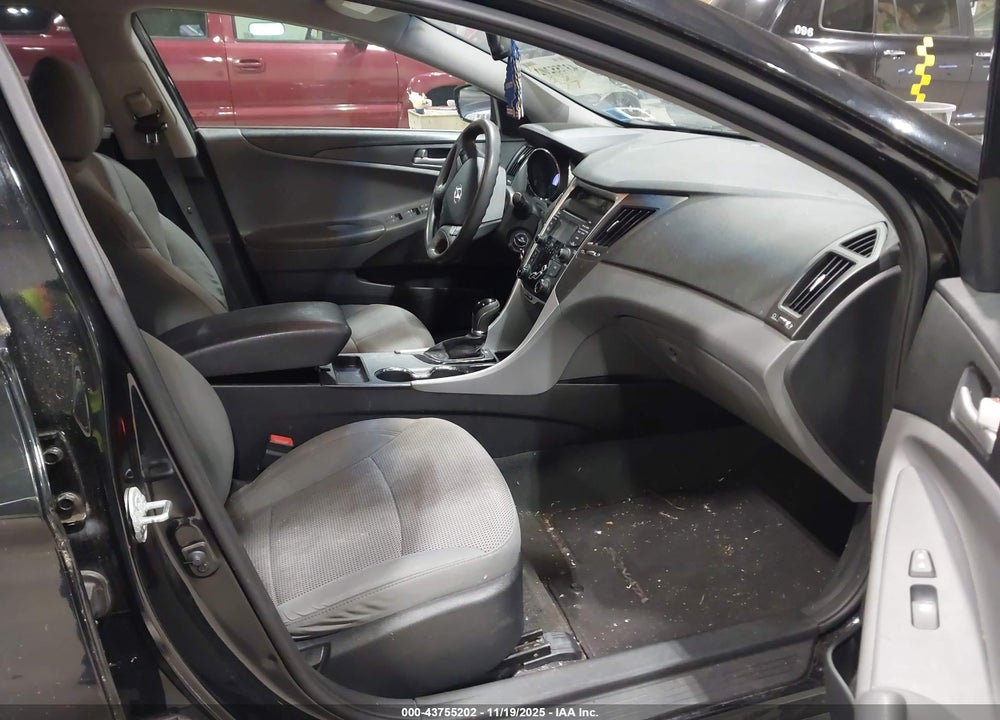 2013 HYUNDAI SONATA GLS VIN: 5NPEB4AC6DH756246