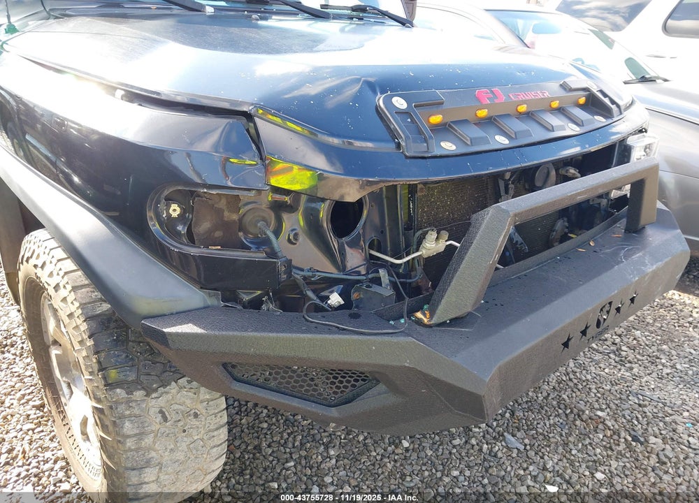 2007 TOYOTA FJ CRUISER VIN: JTEBU11F570027108