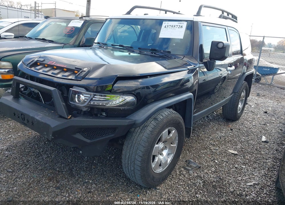 2007 TOYOTA FJ CRUISER VIN: JTEBU11F570027108